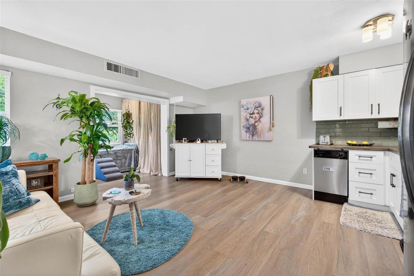 Image 5 of 16 For 11447 Park Boulevard 210