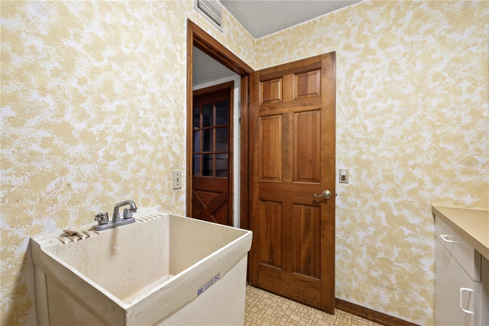 Image 5 of 80 For 3308 Cooper Road