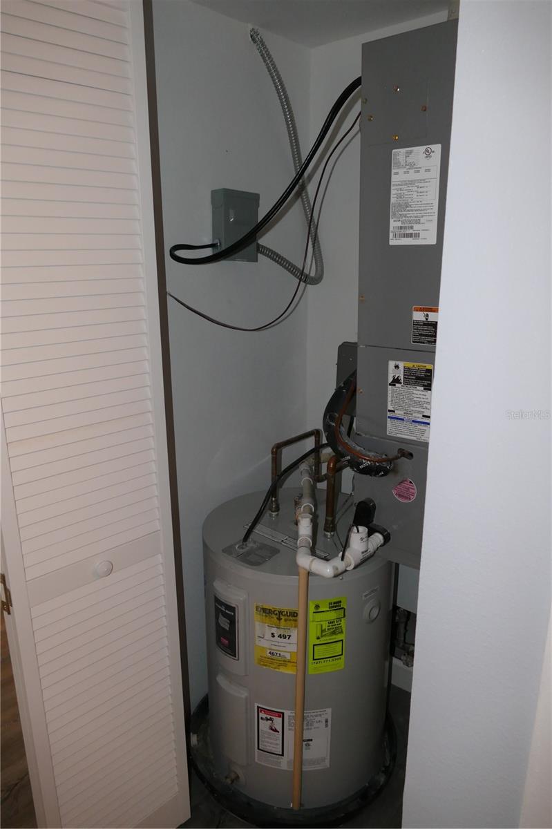 Image 16 of 19 For 205 Mcmullen Booth Road 203