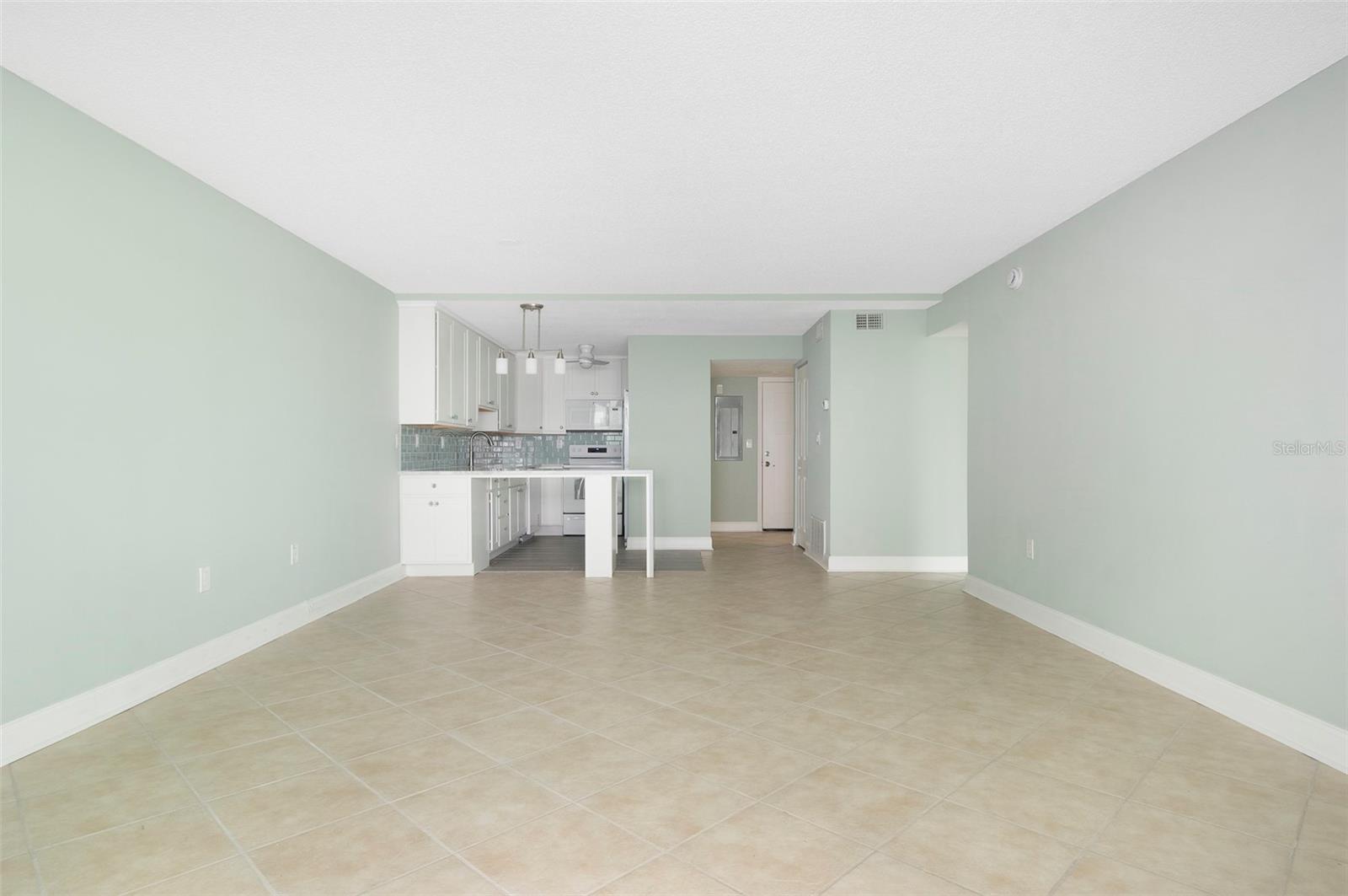 Image 17 of 26 For 450 Treasure Island Causeway 105