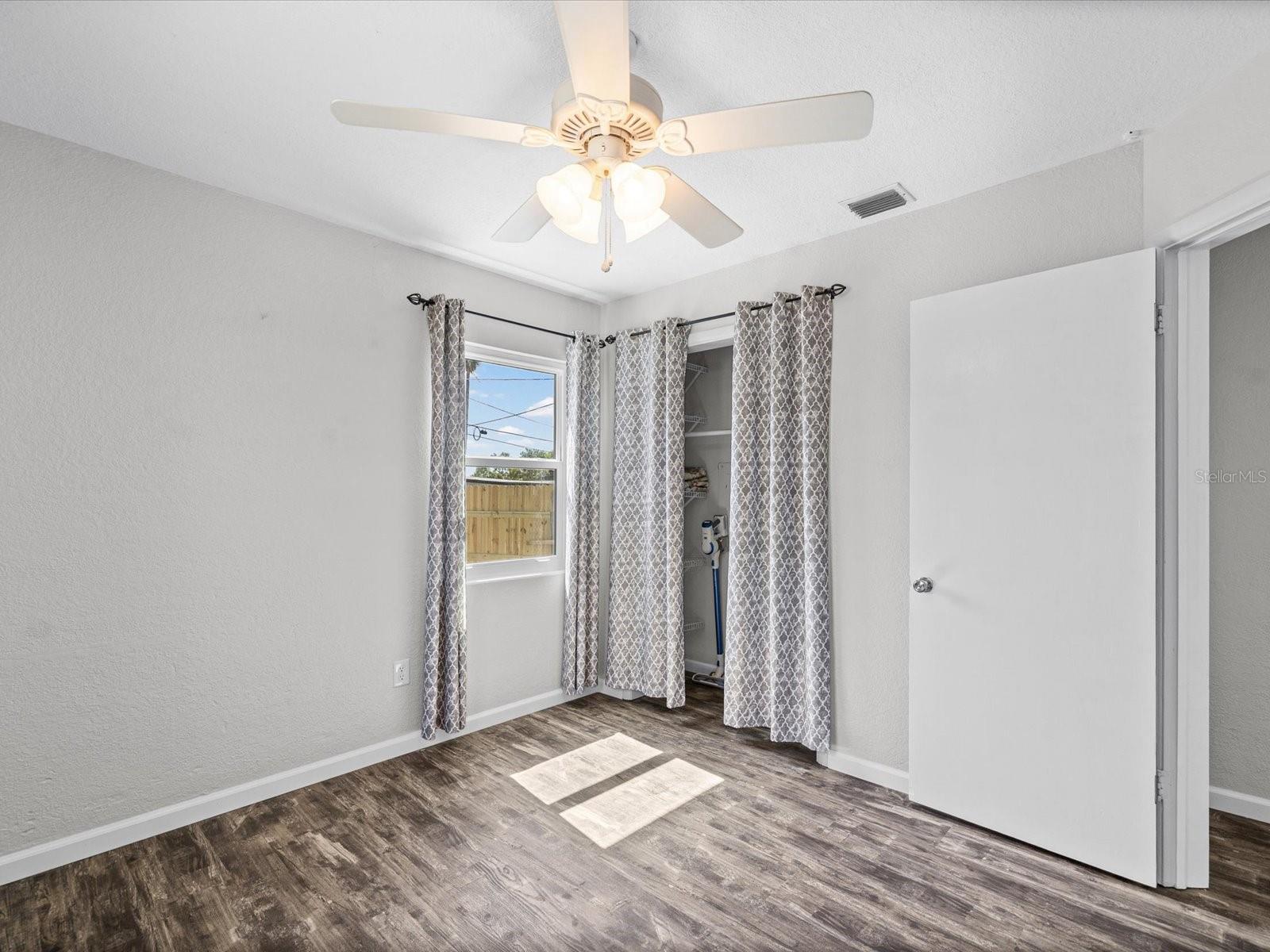 Image 18 of 31 For 1485 Prescott Avenue