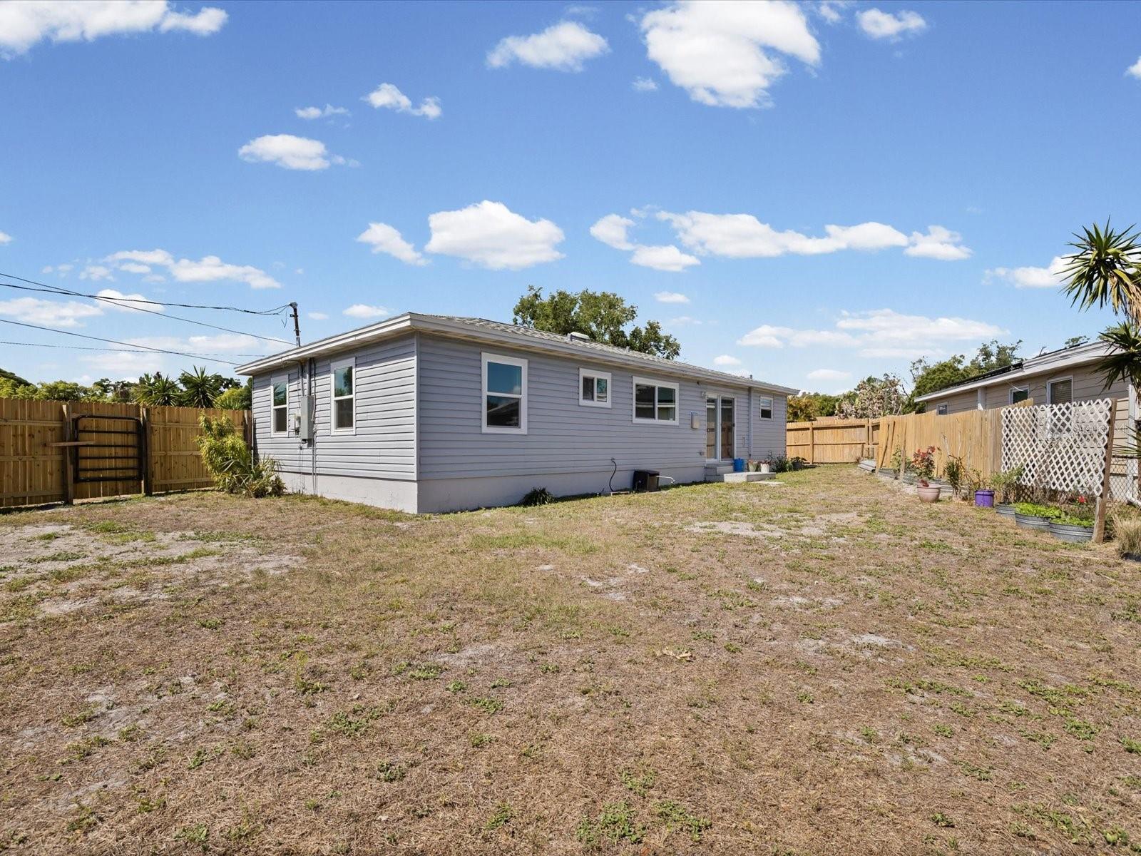 Image 22 of 31 For 1485 Prescott Avenue