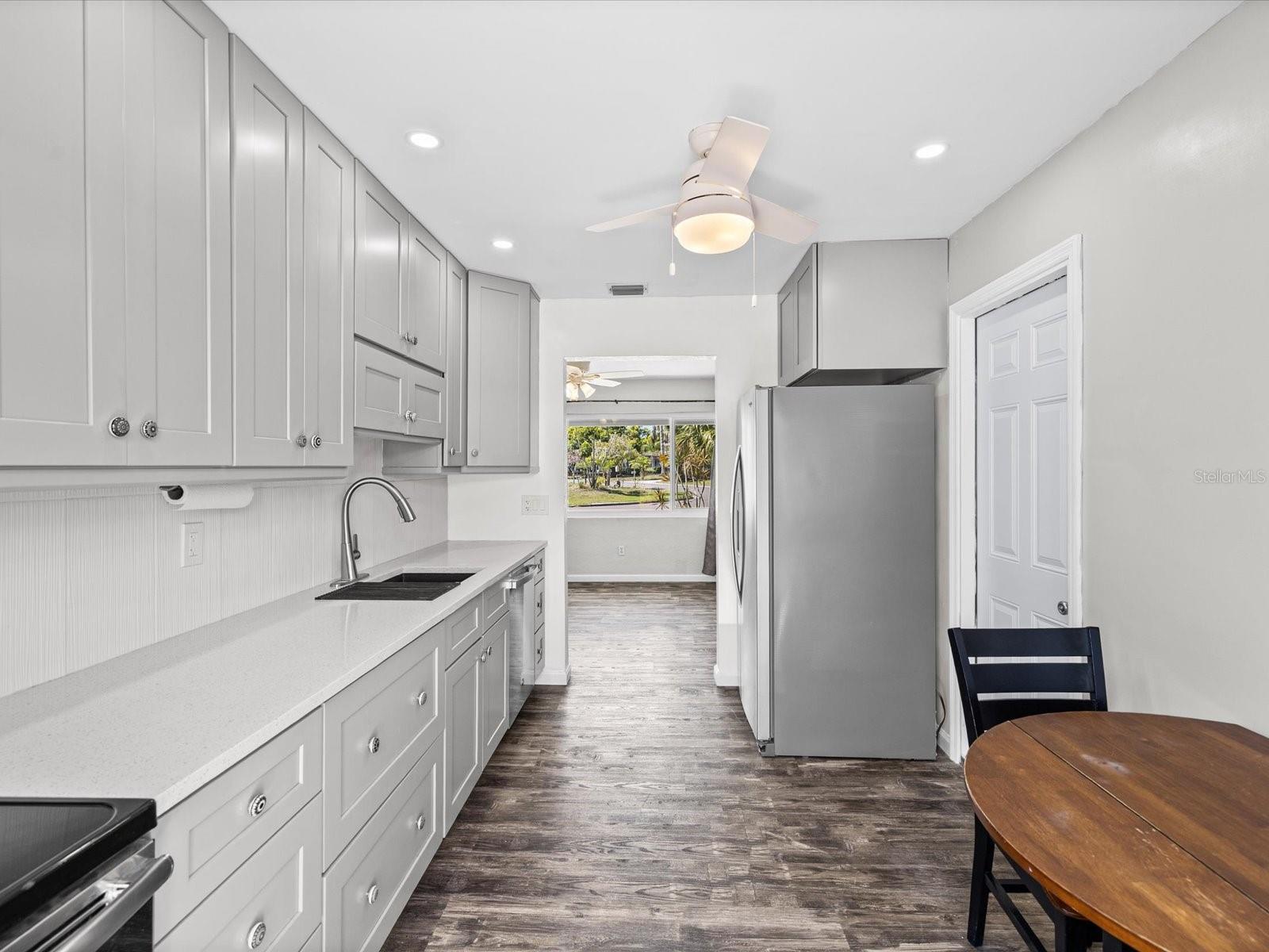 Image 4 of 31 For 1485 Prescott Avenue