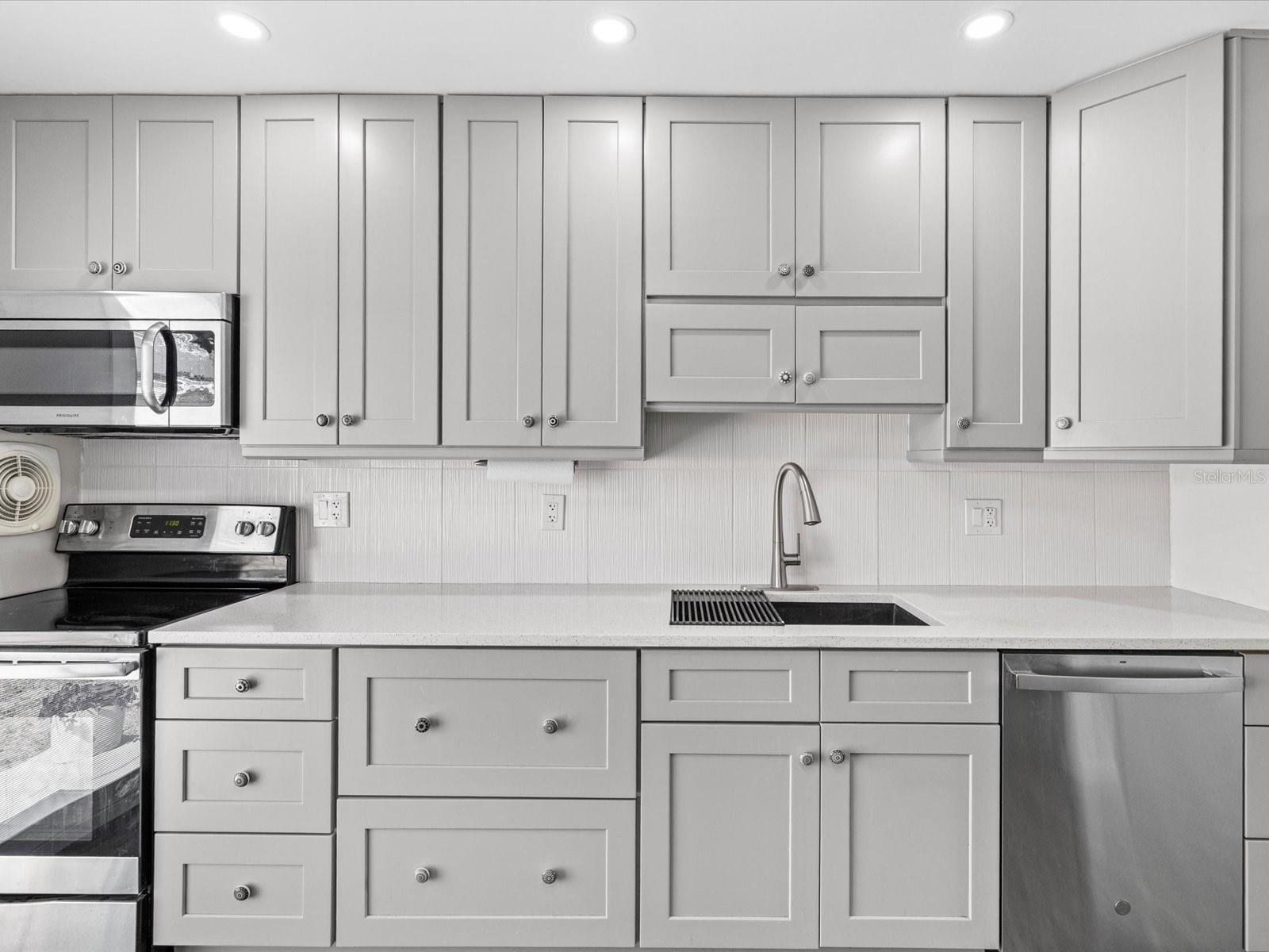 Image 6 of 31 For 1485 Prescott Avenue