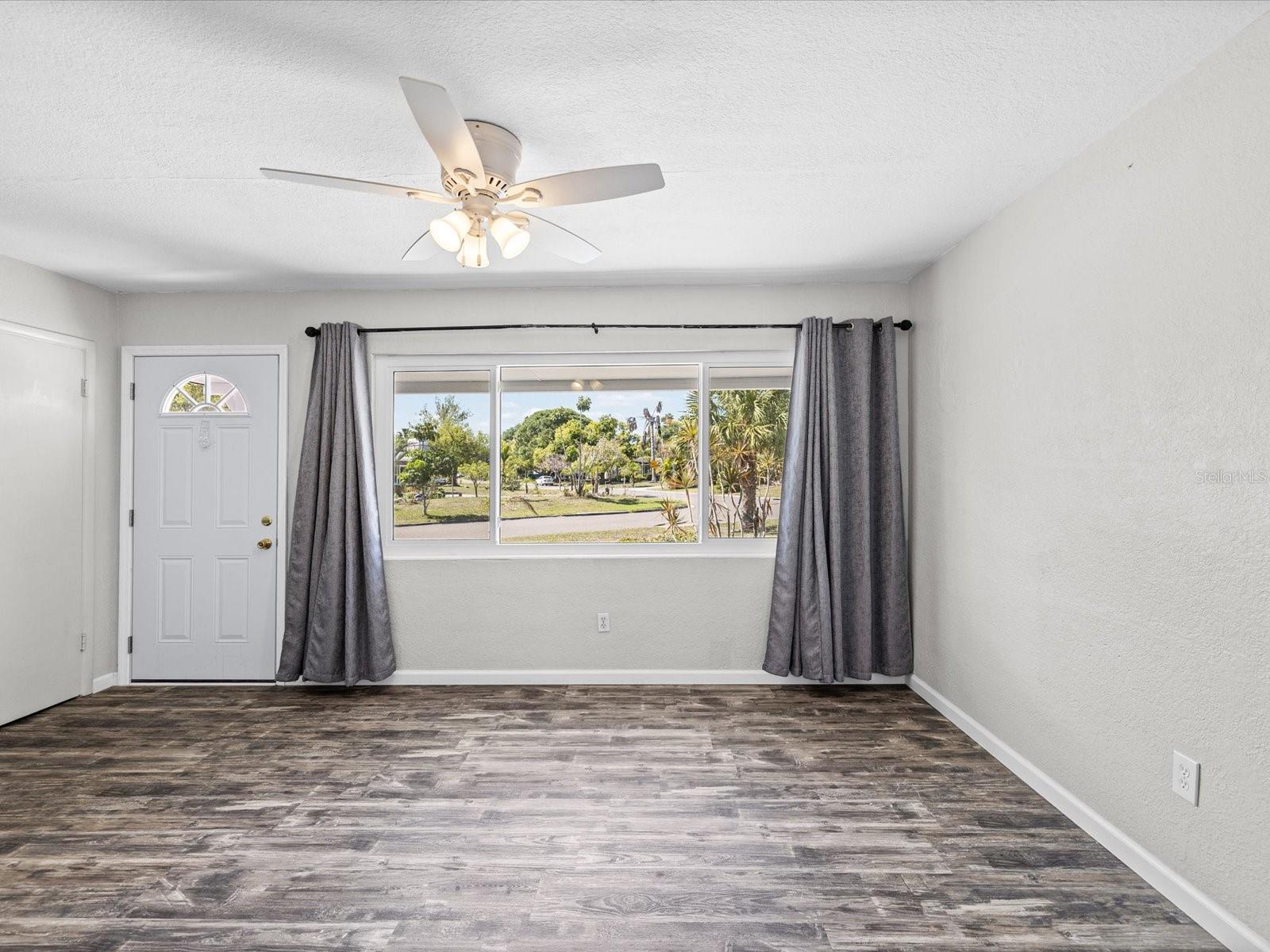 Image 9 of 31 For 1485 Prescott Avenue