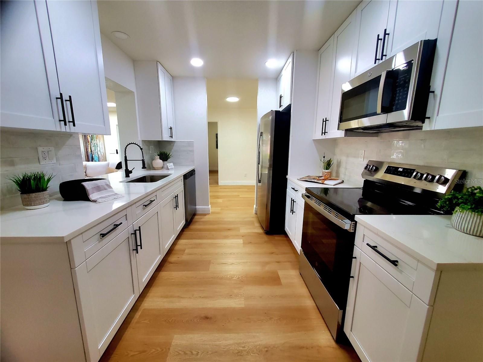 Image 12 of 54 For 835 Anchorage Lane