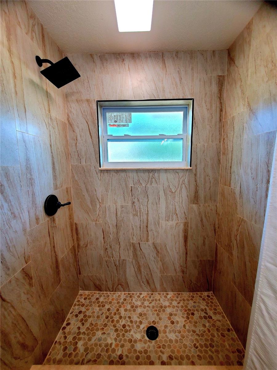 Image 27 of 54 For 835 Anchorage Lane