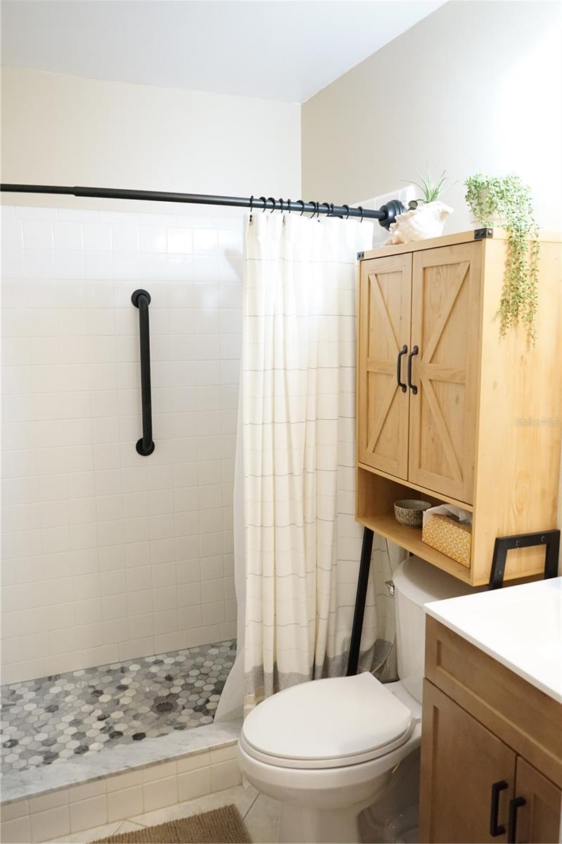 Image 14 of 44 For 2102 Hereford Drive 513