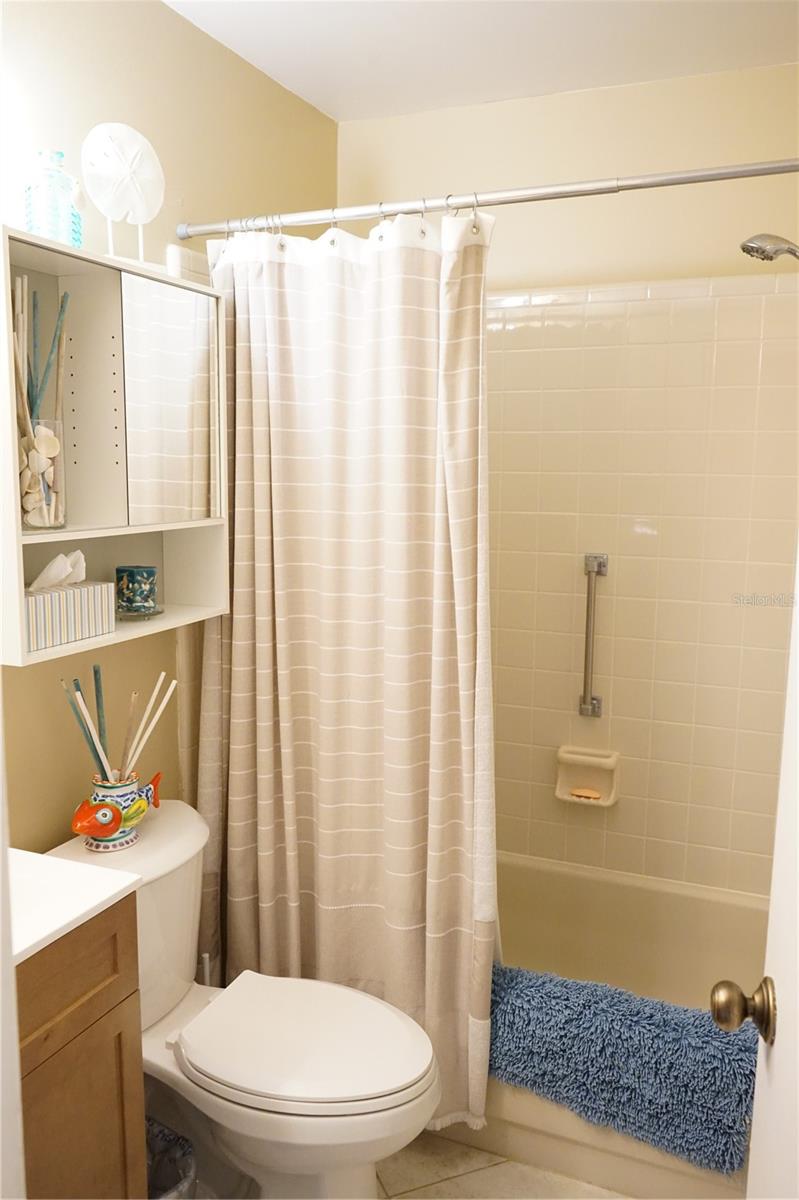 Image 18 of 44 For 2102 Hereford Drive 513