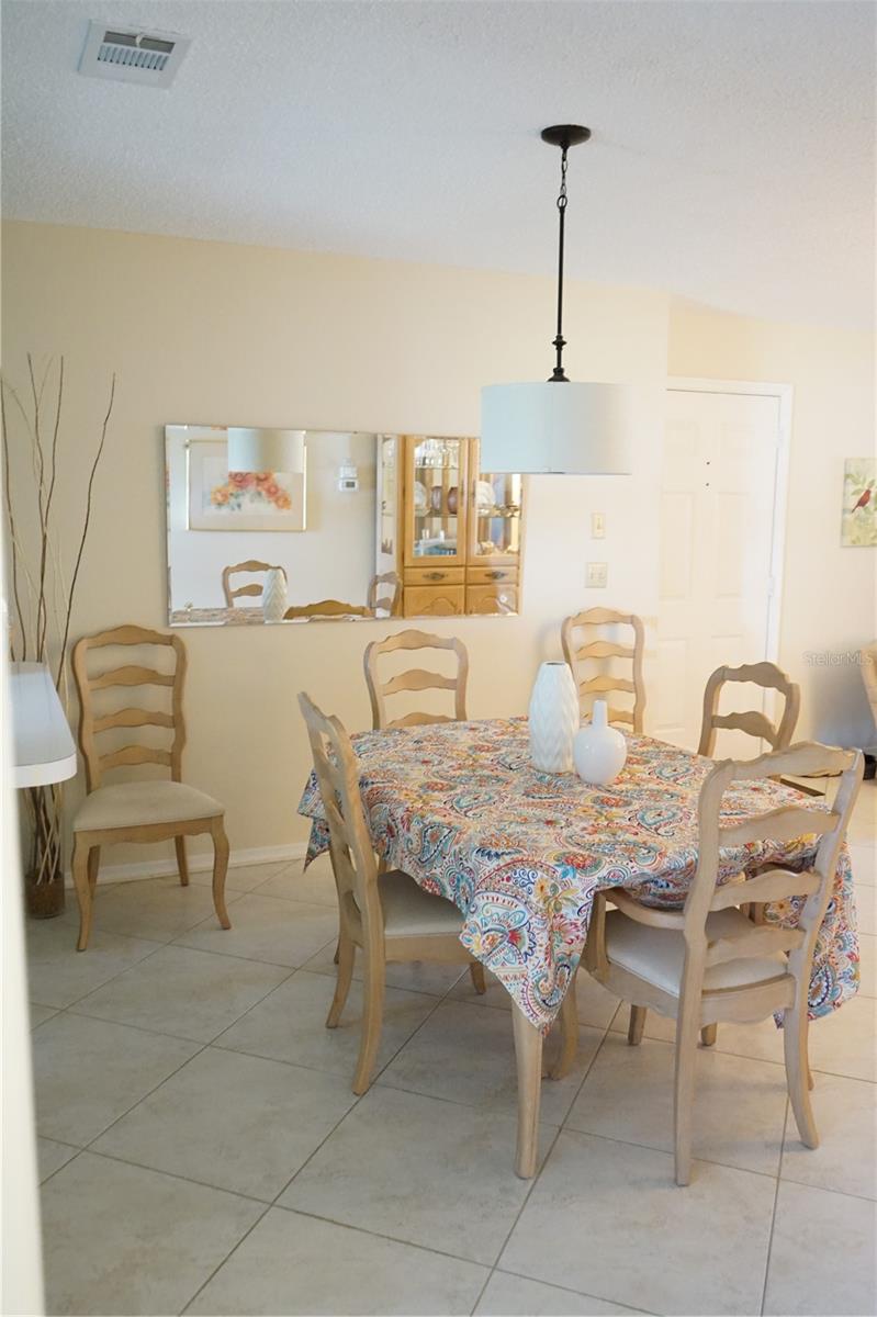 Image 6 of 44 For 2102 Hereford Drive 513