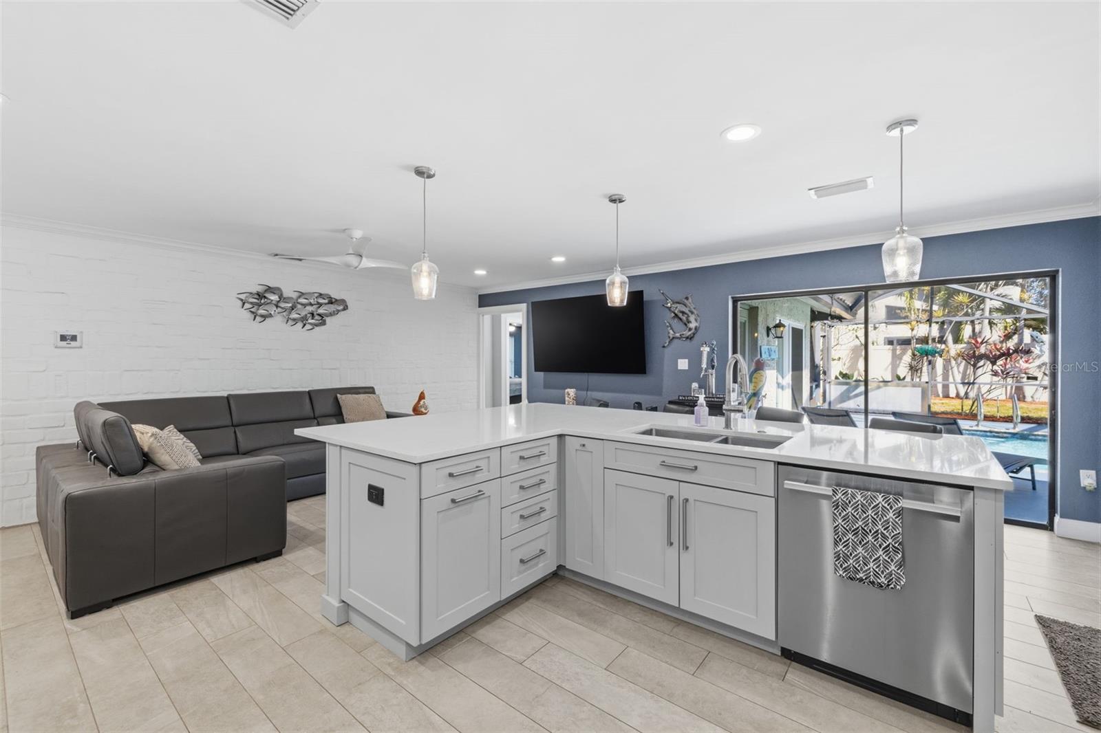 Listing photo id 9 for 2240 Willowbrook Drive