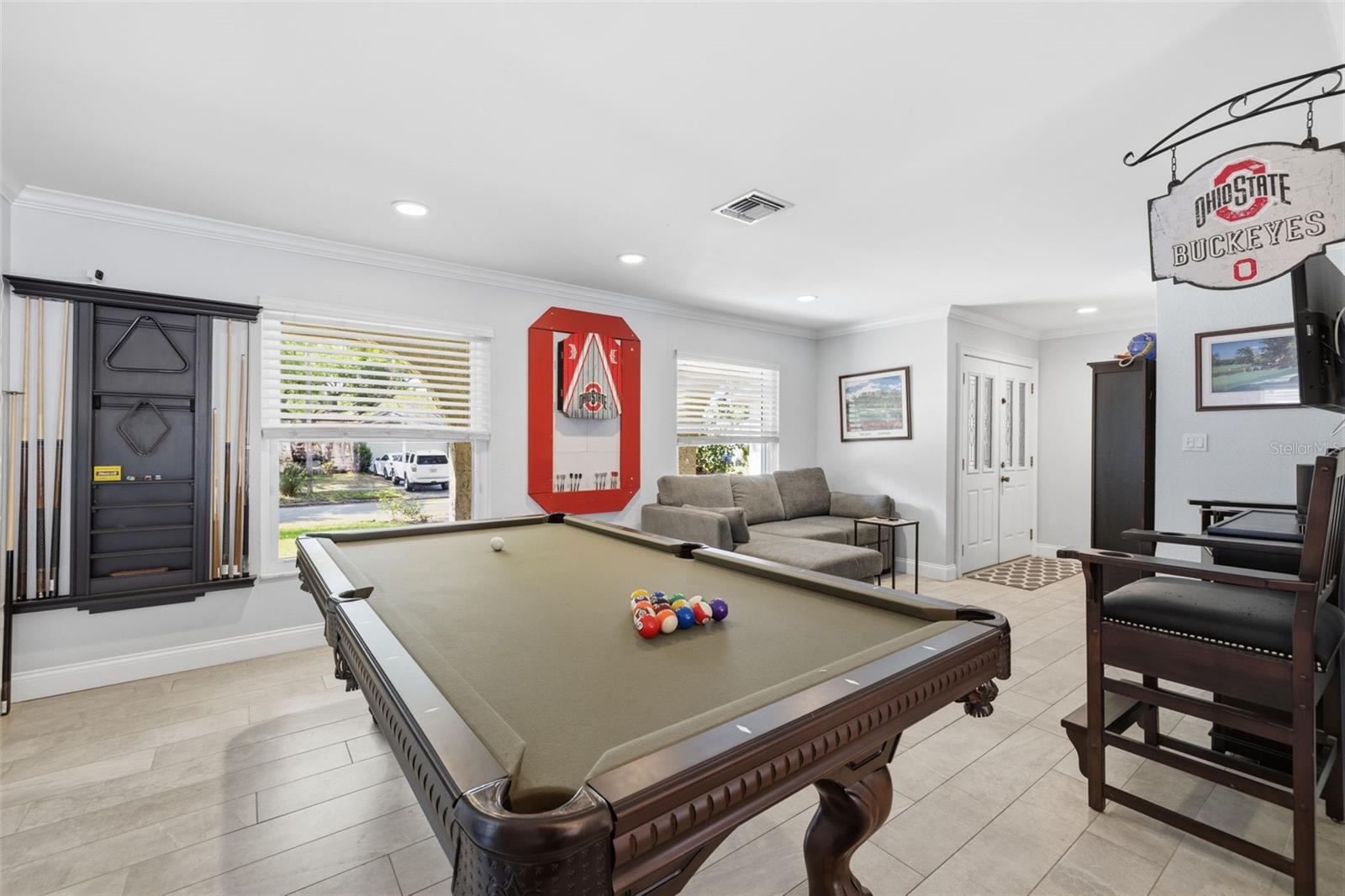 Listing photo id 12 for 2240 Willowbrook Drive