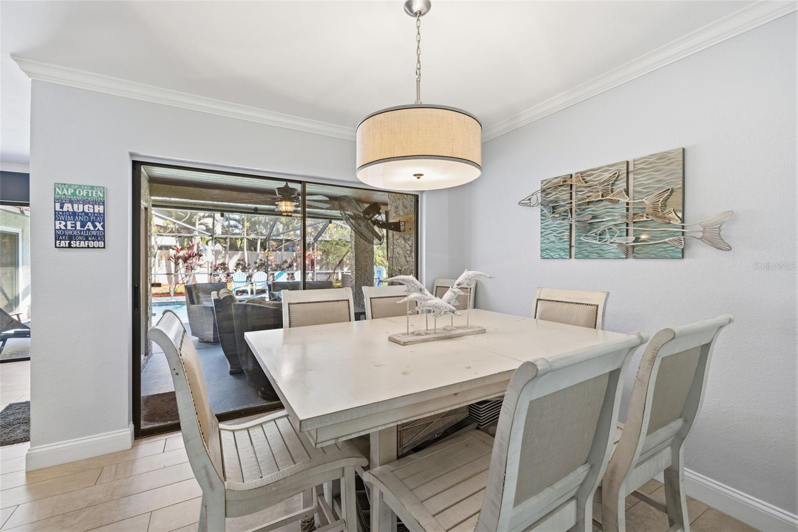 Listing photo id 13 for 2240 Willowbrook Drive