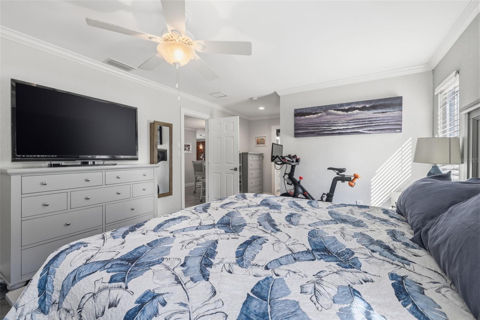 Listing photo id 15 for 2240 Willowbrook Drive