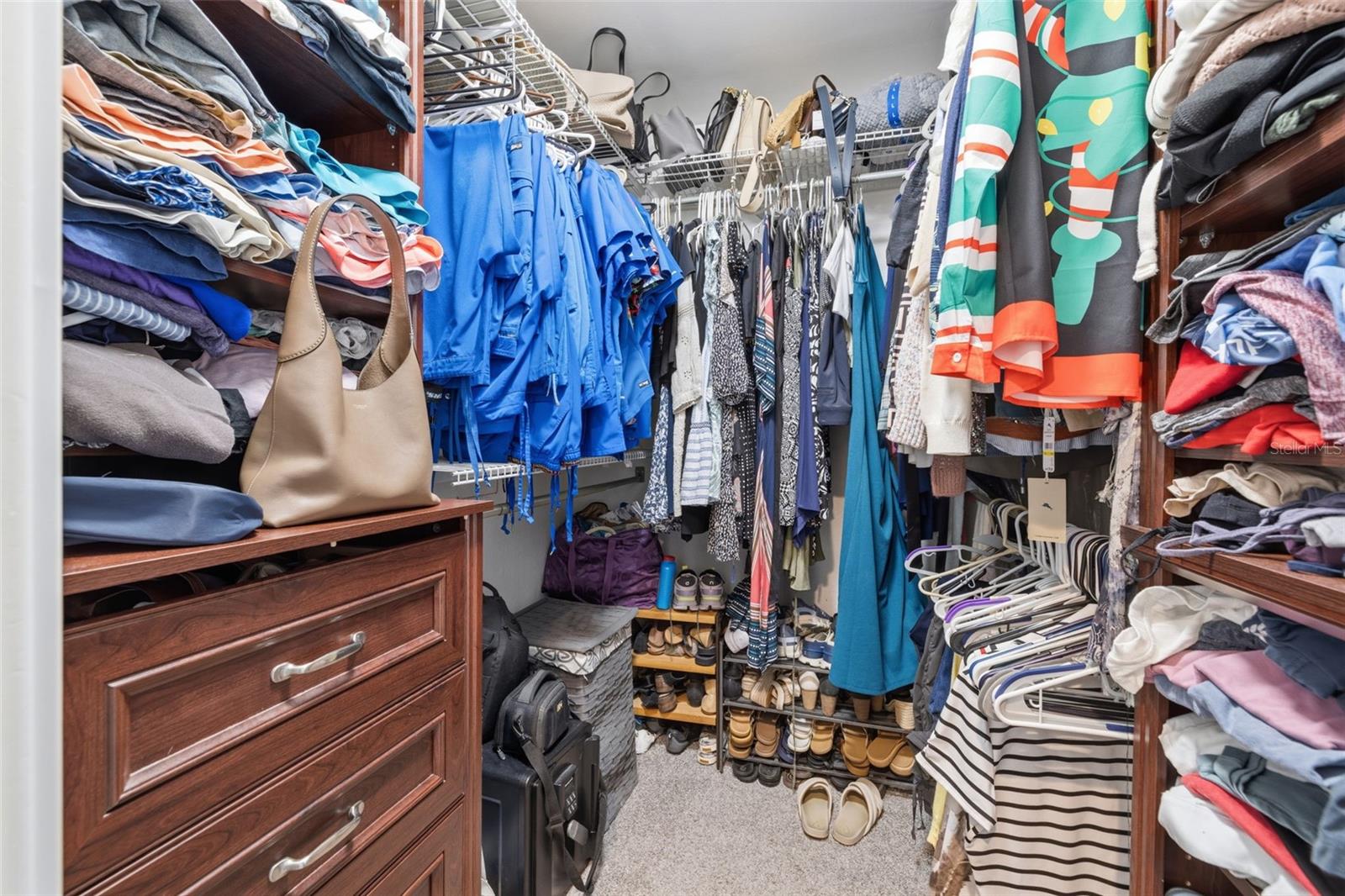 Listing photo id 16 for 2240 Willowbrook Drive