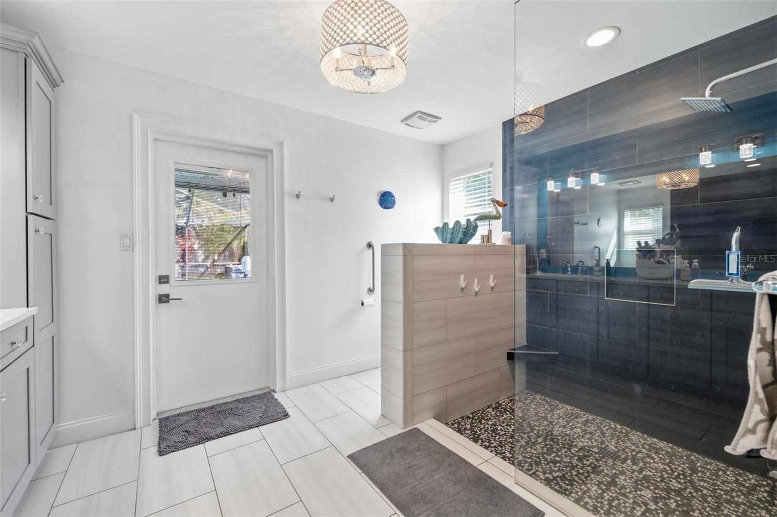 Listing photo id 18 for 2240 Willowbrook Drive