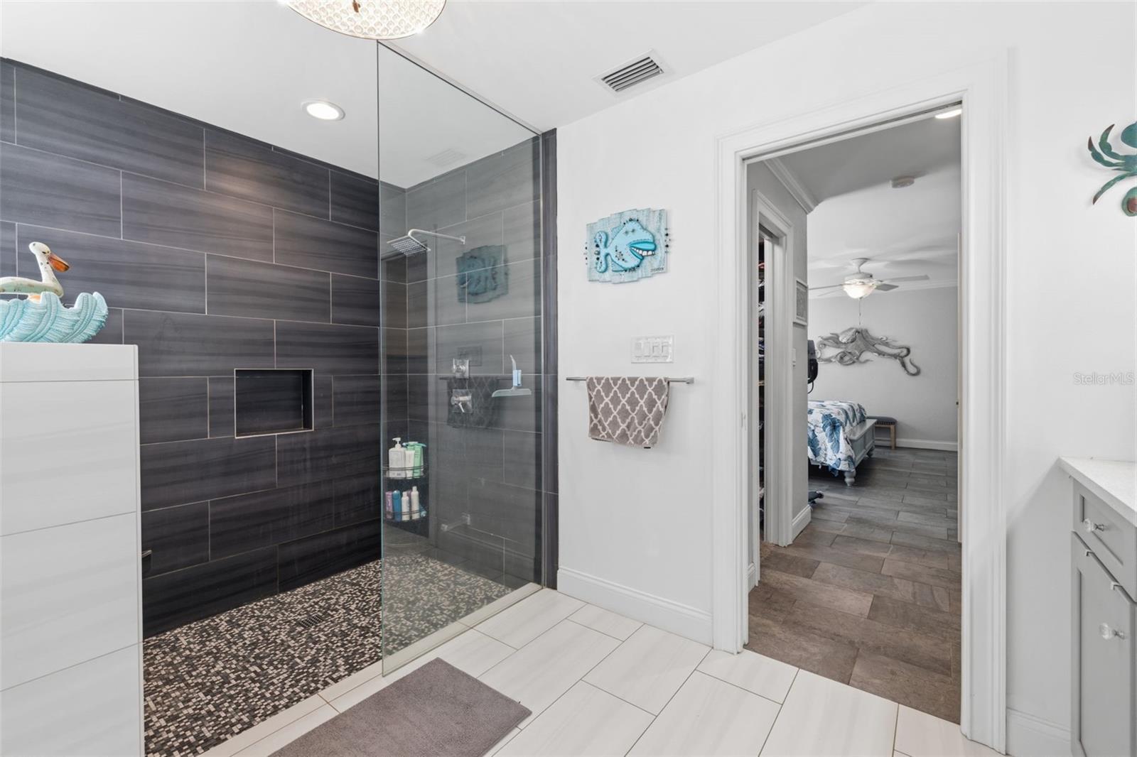 Listing photo id 19 for 2240 Willowbrook Drive