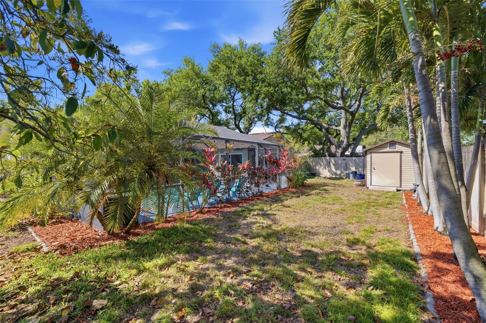 Listing photo id 35 for 2240 Willowbrook Drive