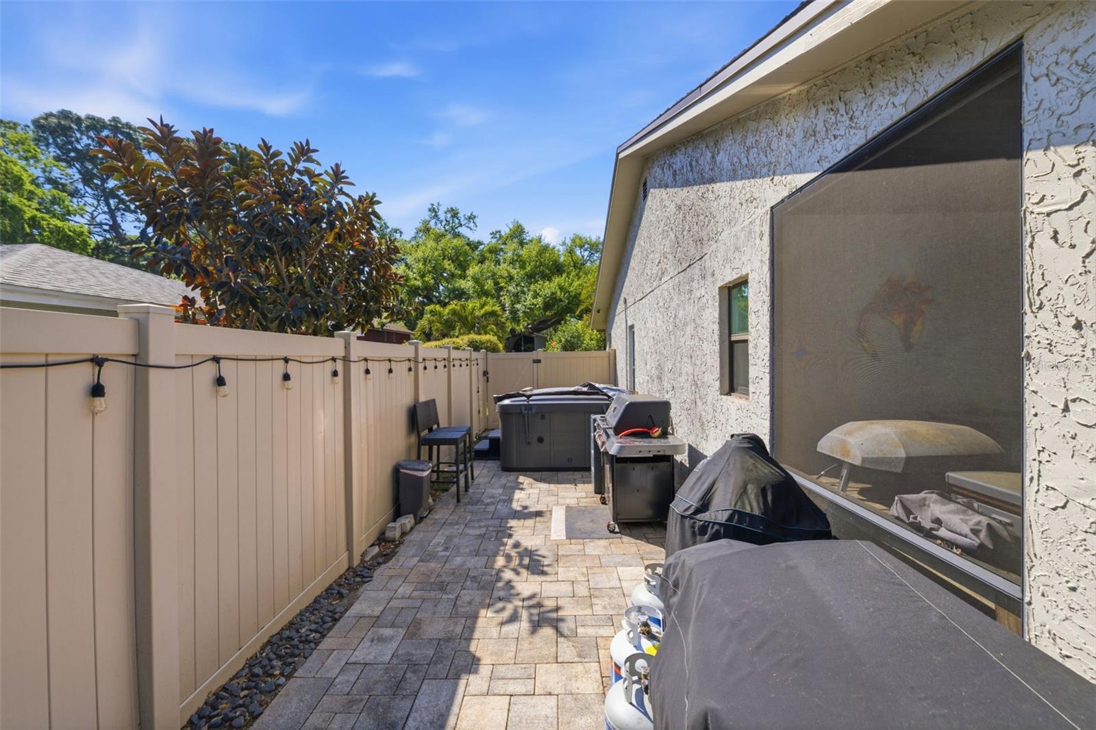 Listing photo id 37 for 2240 Willowbrook Drive