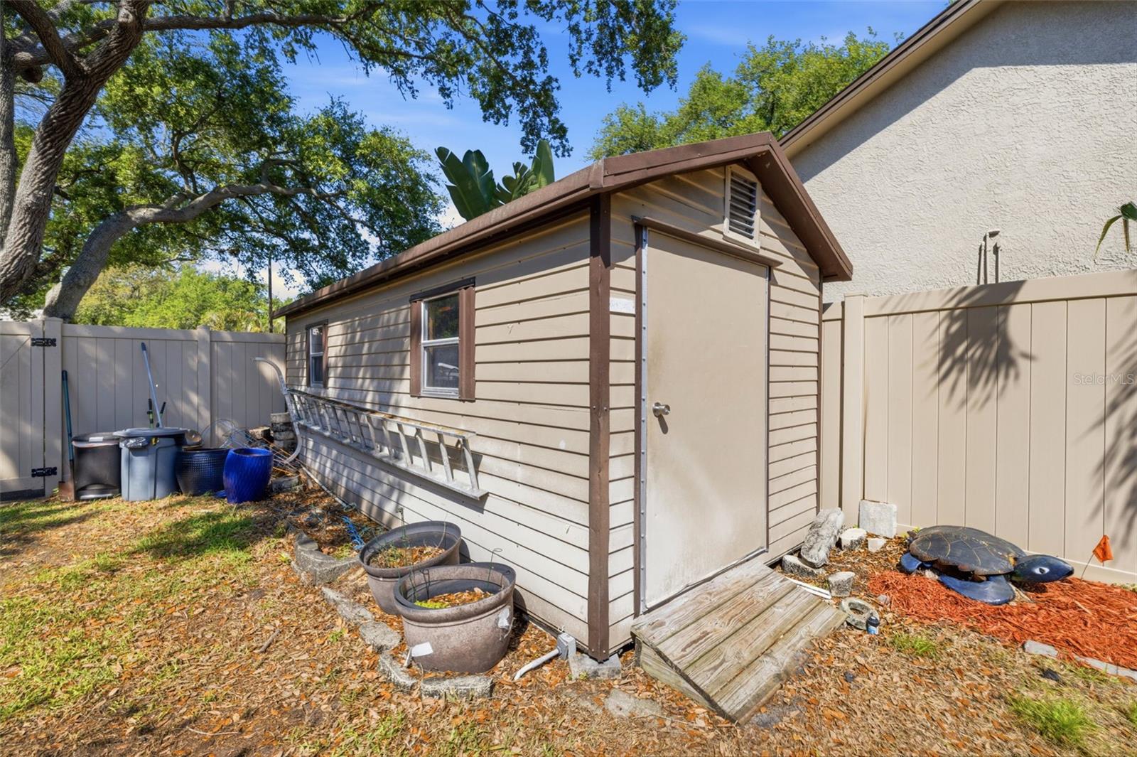 Listing photo id 38 for 2240 Willowbrook Drive