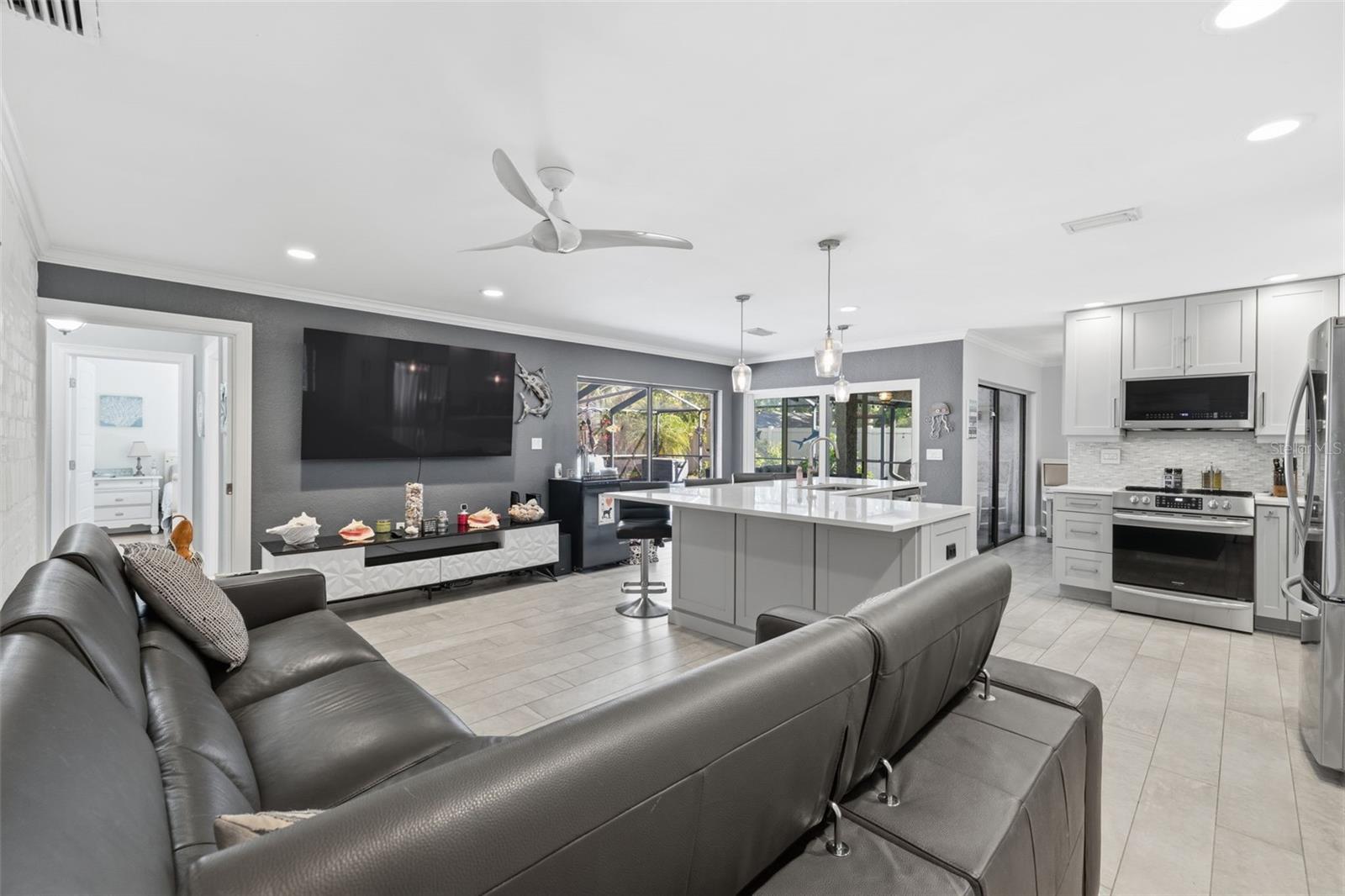 Listing photo id 4 for 2240 Willowbrook Drive