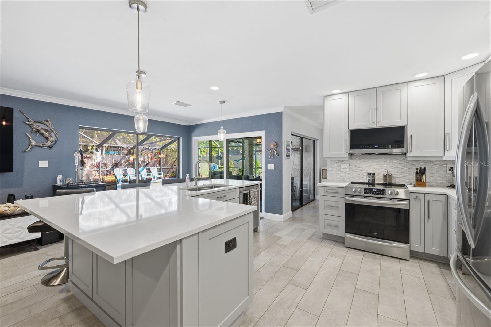 Listing photo id 5 for 2240 Willowbrook Drive