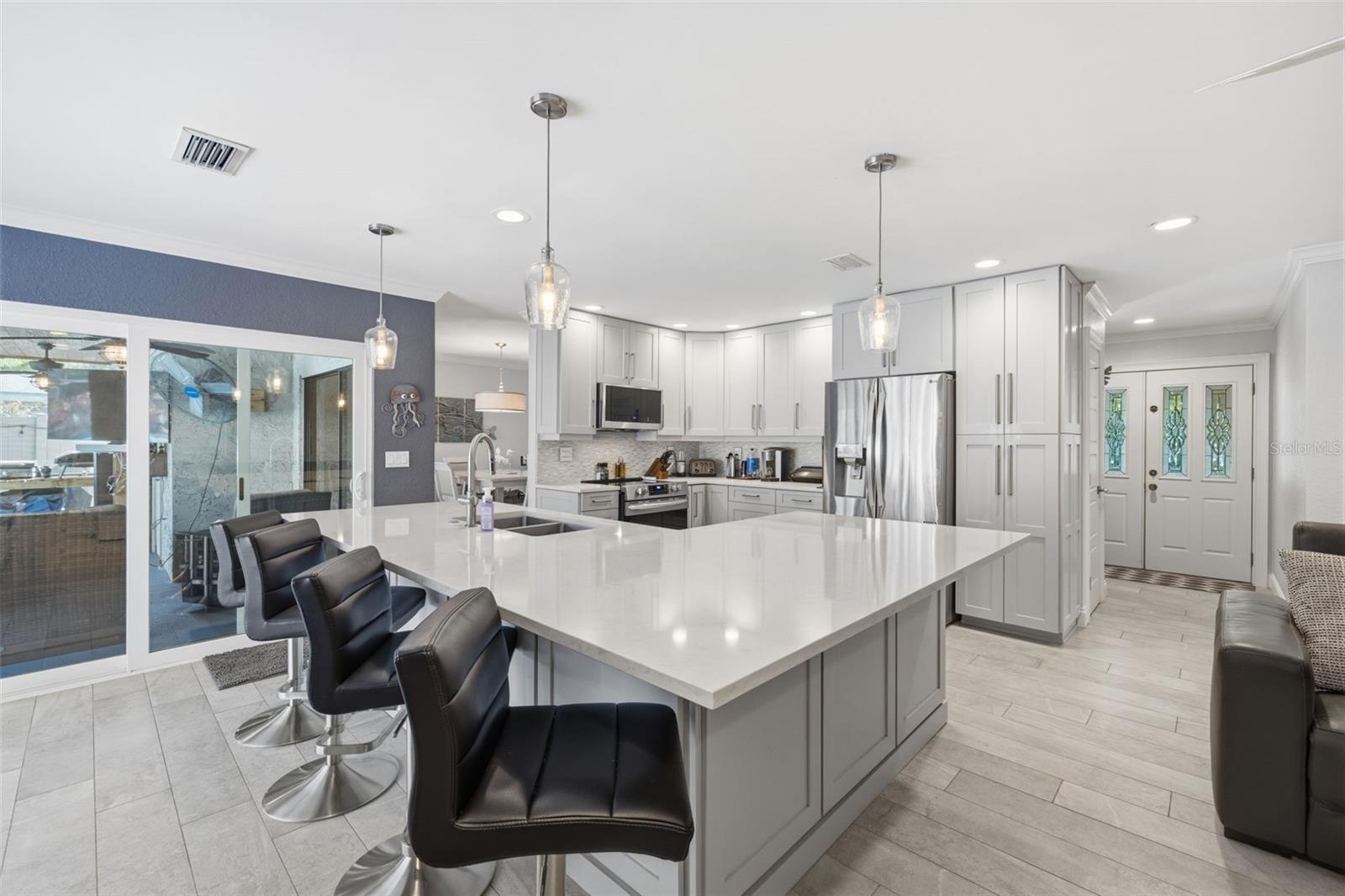 Listing photo id 6 for 2240 Willowbrook Drive