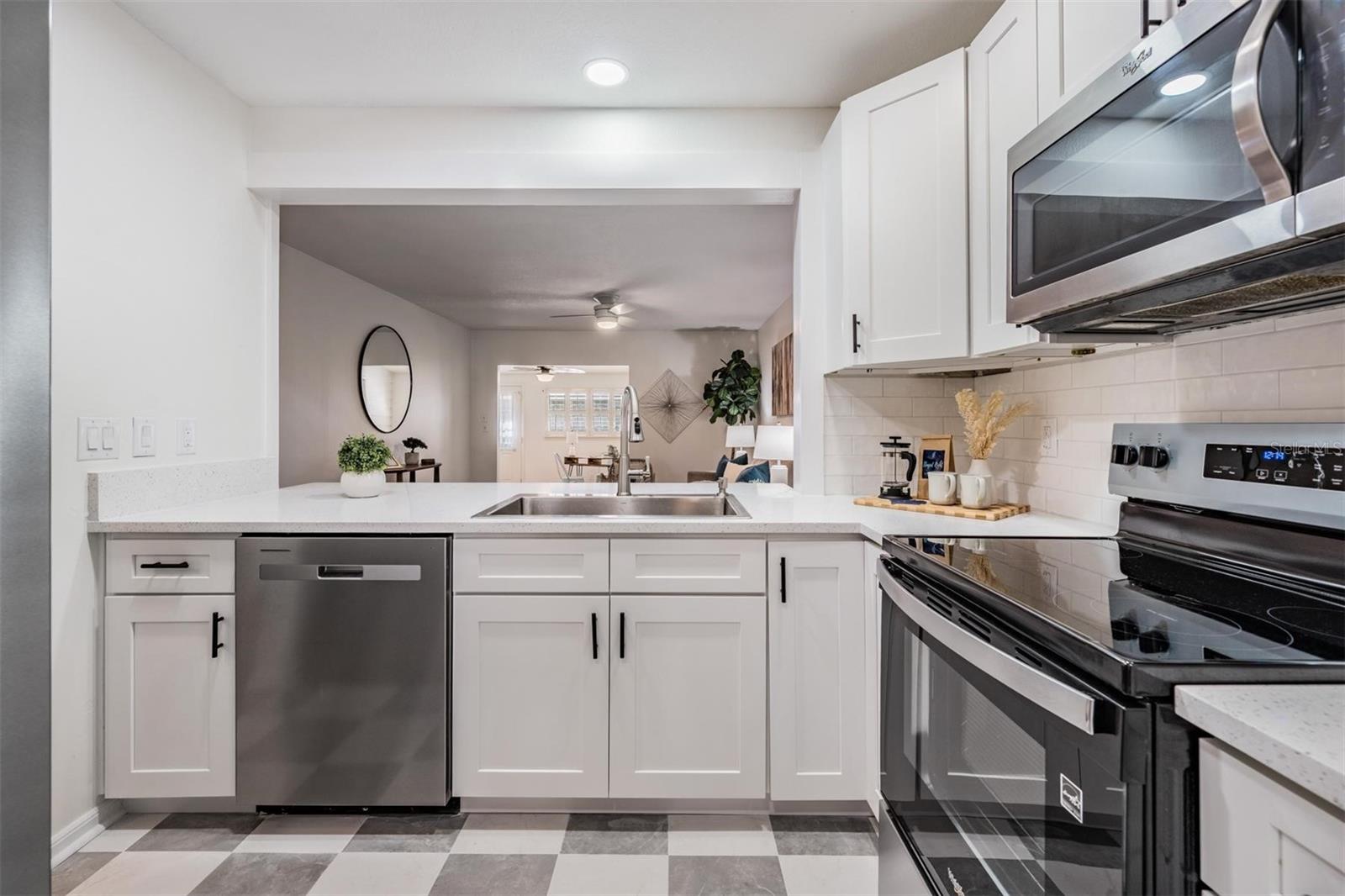 Image 10 of 25 For 14818 Winding Creek Court