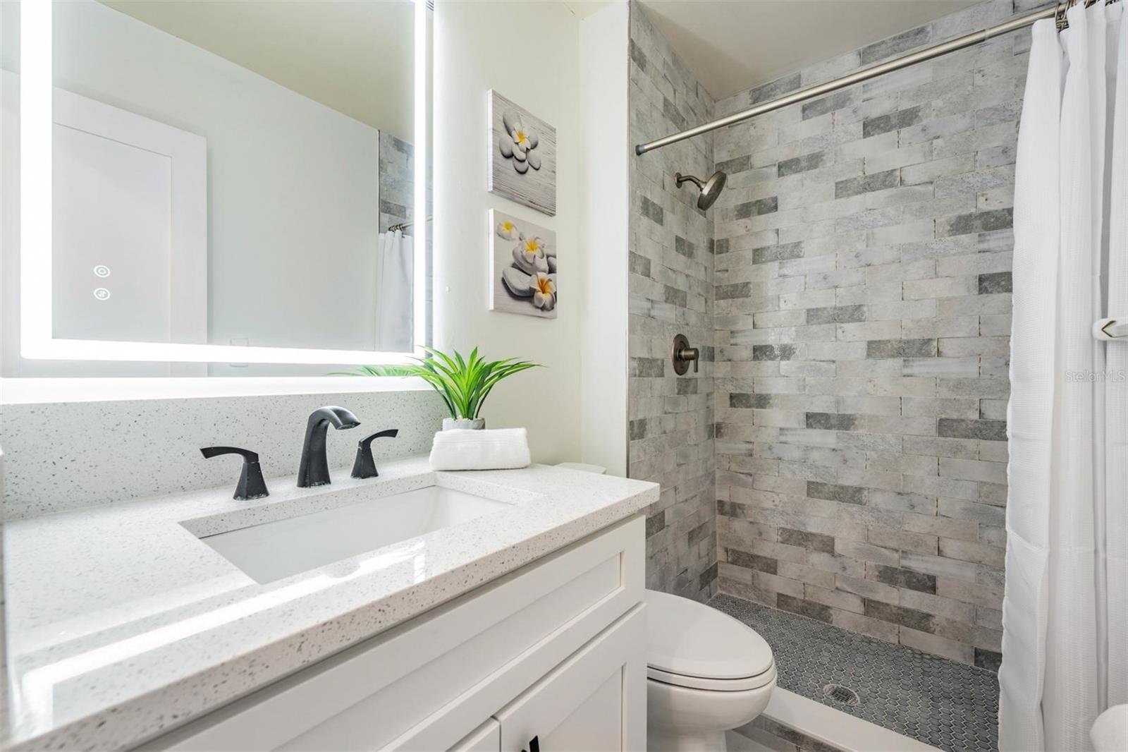 Image 17 of 25 For 14818 Winding Creek Court