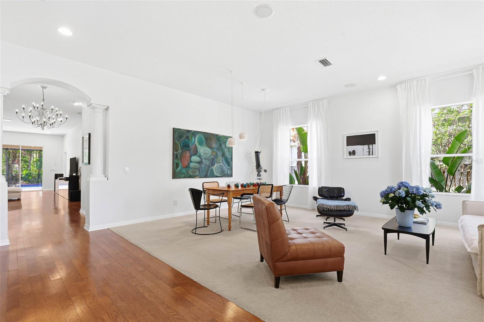 Listing photo id 8 for 8123 Camella Lane