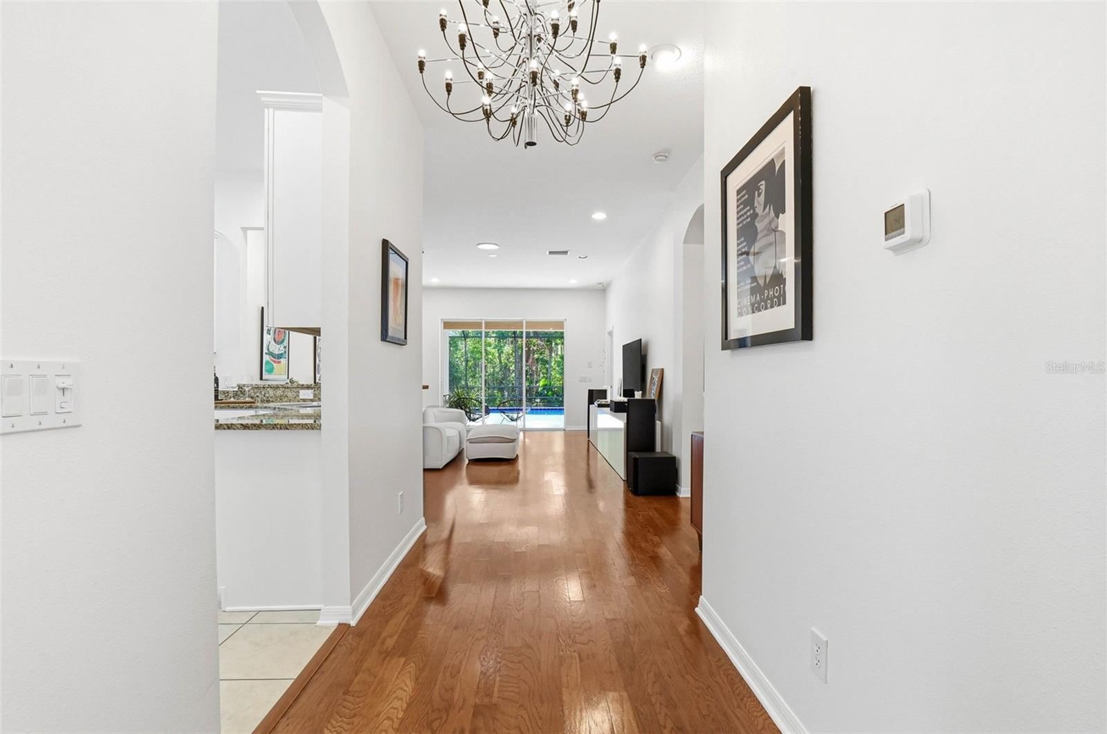 Listing photo id 9 for 8123 Camella Lane