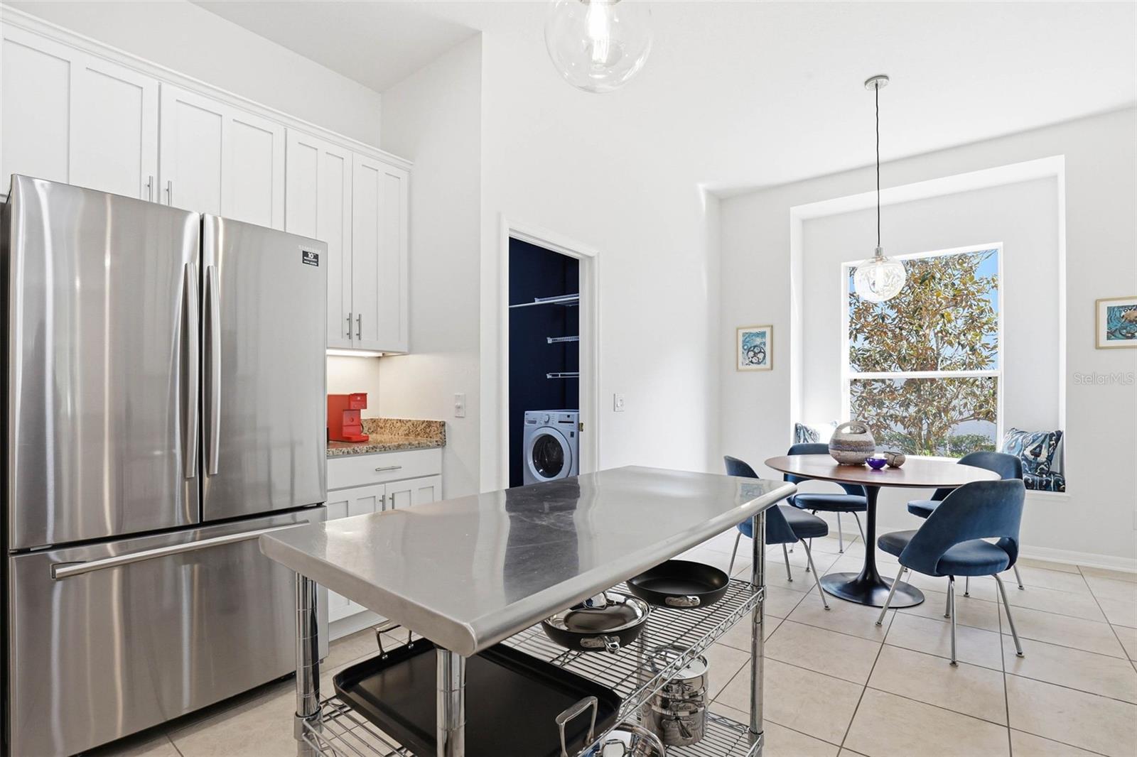 Listing photo id 13 for 8123 Camella Lane