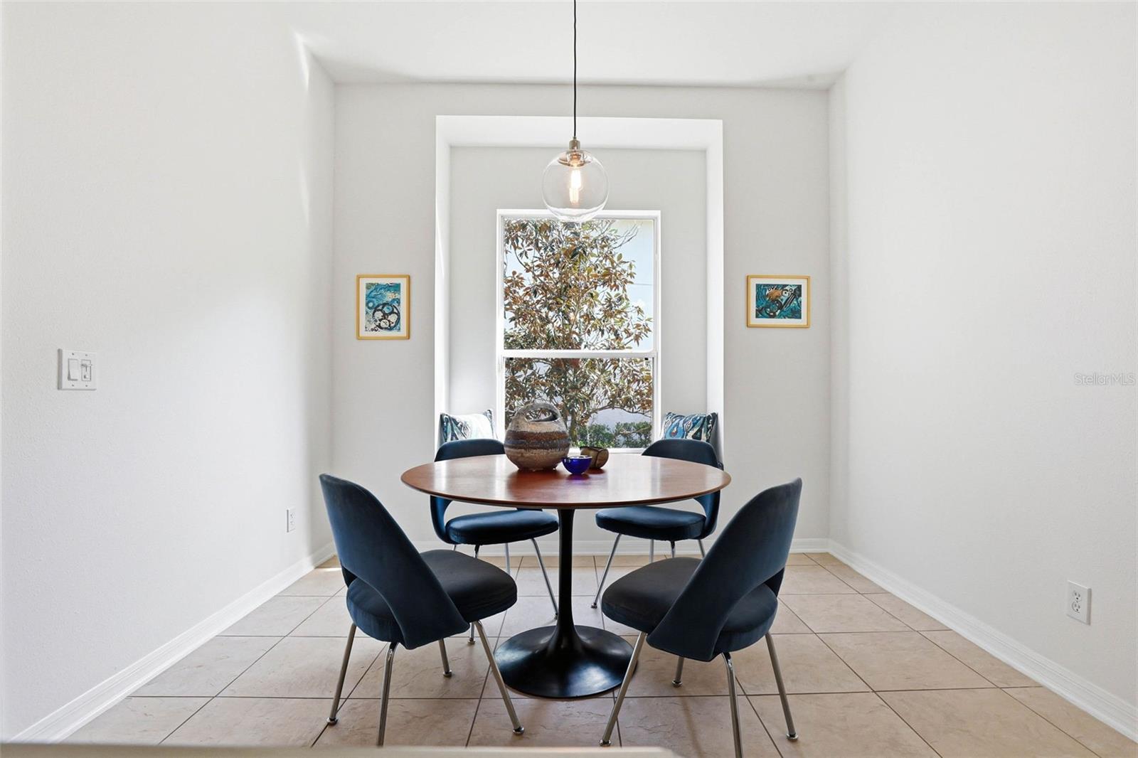 Listing photo id 14 for 8123 Camella Lane