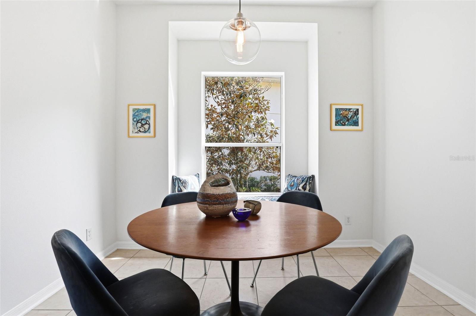 Listing photo id 15 for 8123 Camella Lane