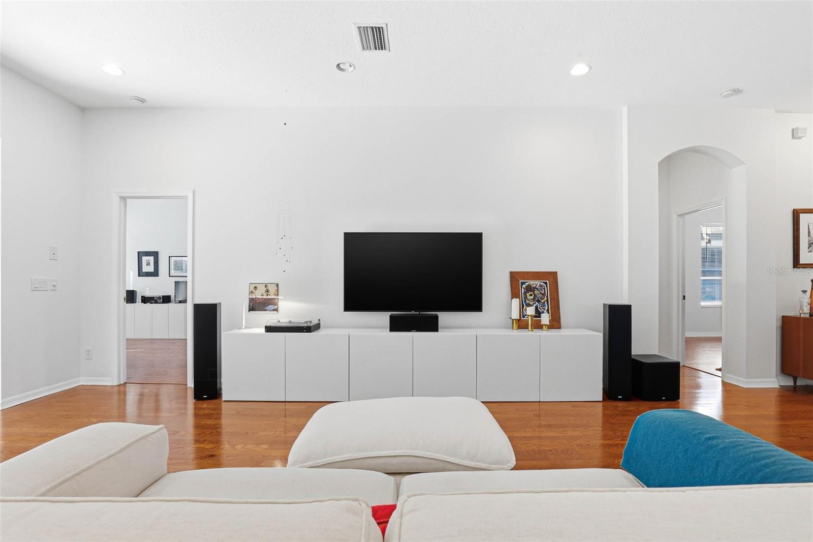 Listing photo id 25 for 8123 Camella Lane