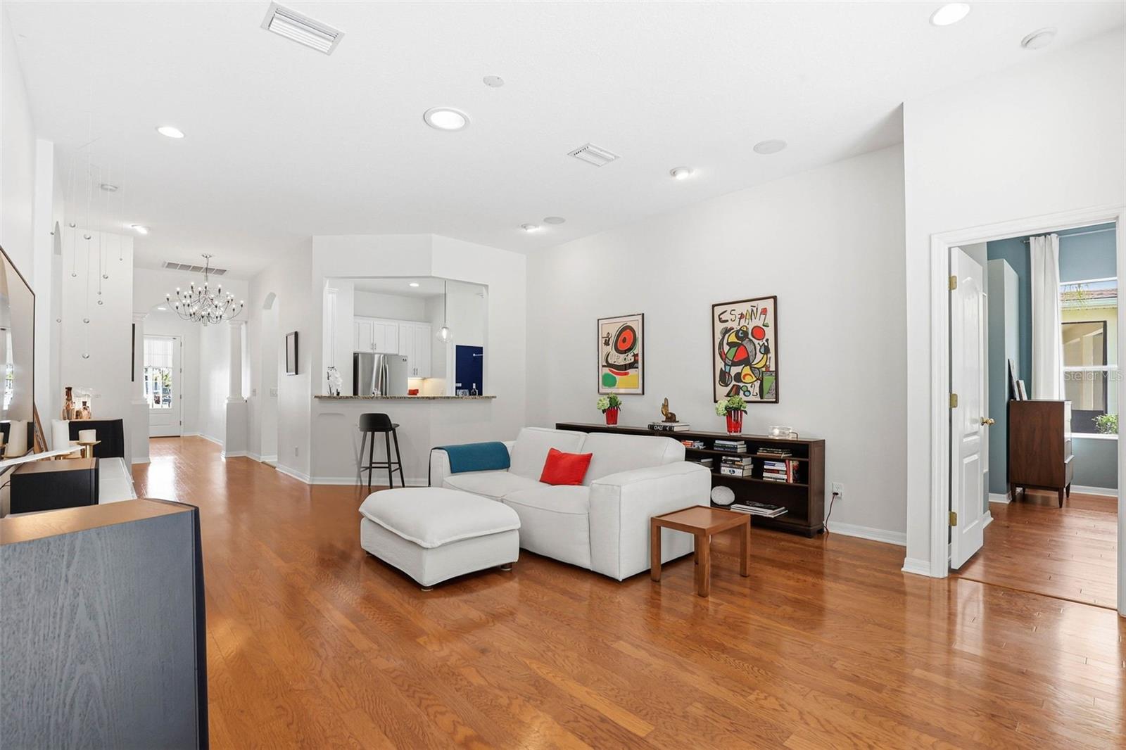 Listing photo id 28 for 8123 Camella Lane