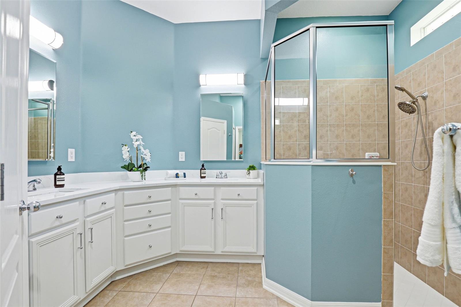 Listing photo id 34 for 8123 Camella Lane