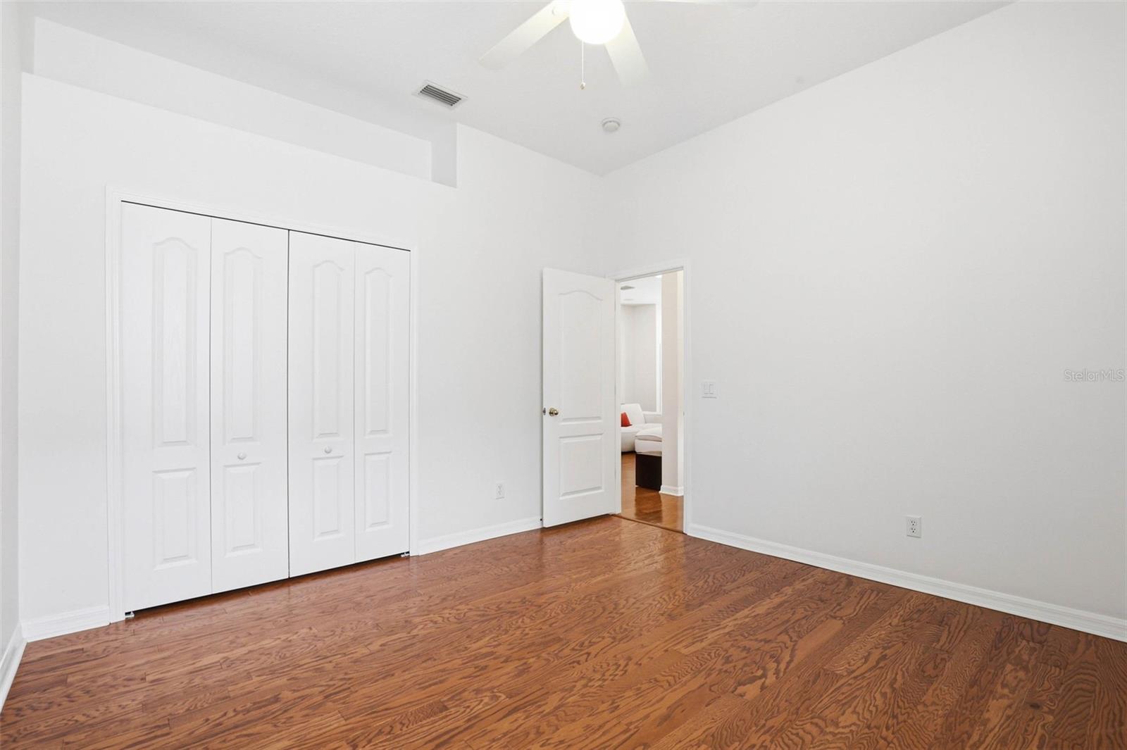 Listing photo id 44 for 8123 Camella Lane