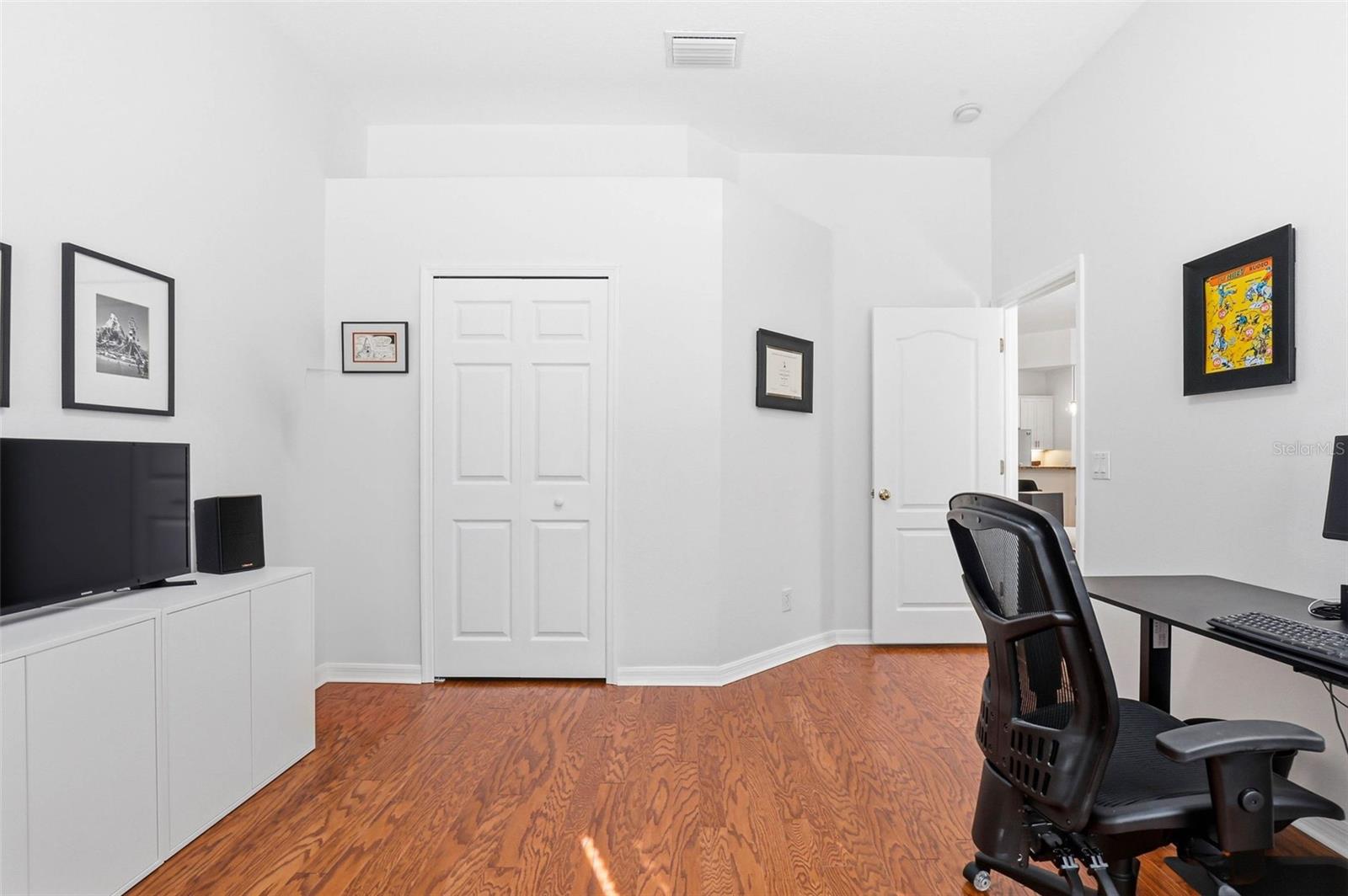 Listing photo id 50 for 8123 Camella Lane