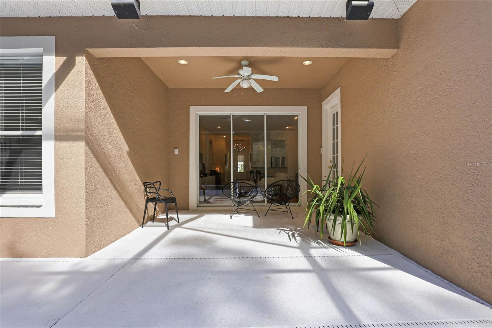 Listing photo id 53 for 8123 Camella Lane