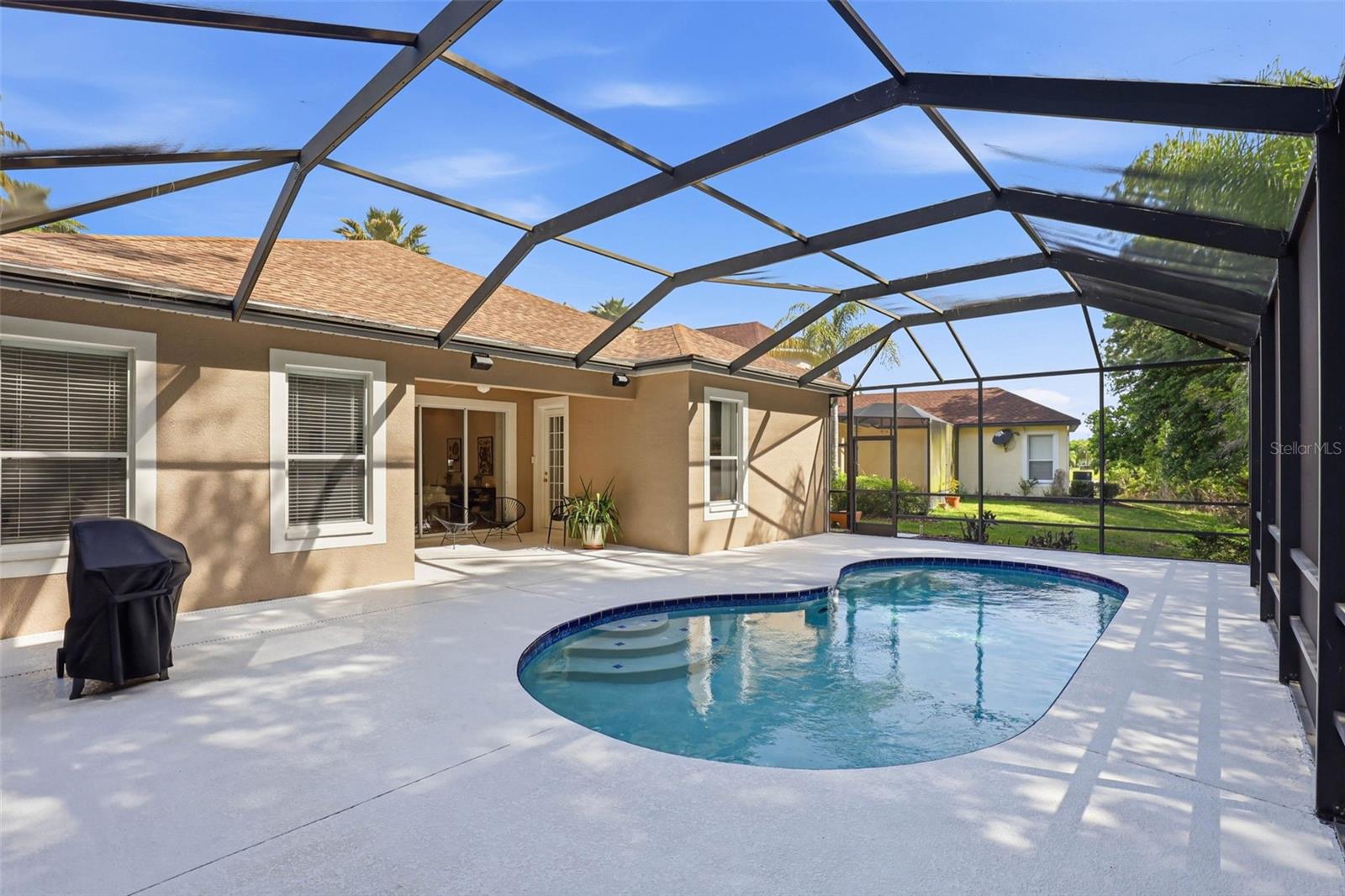 Listing photo id 57 for 8123 Camella Lane