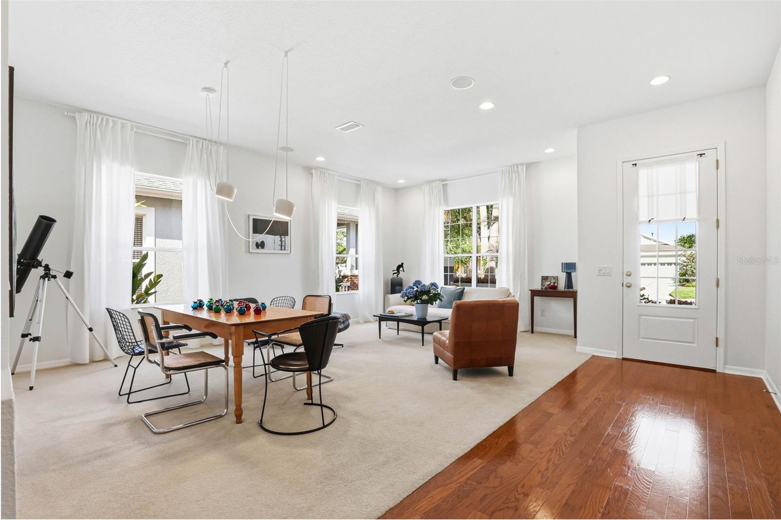 Listing photo id 4 for 8123 Camella Lane