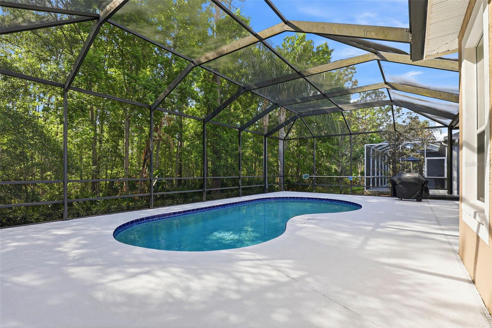 Listing photo id 61 for 8123 Camella Lane