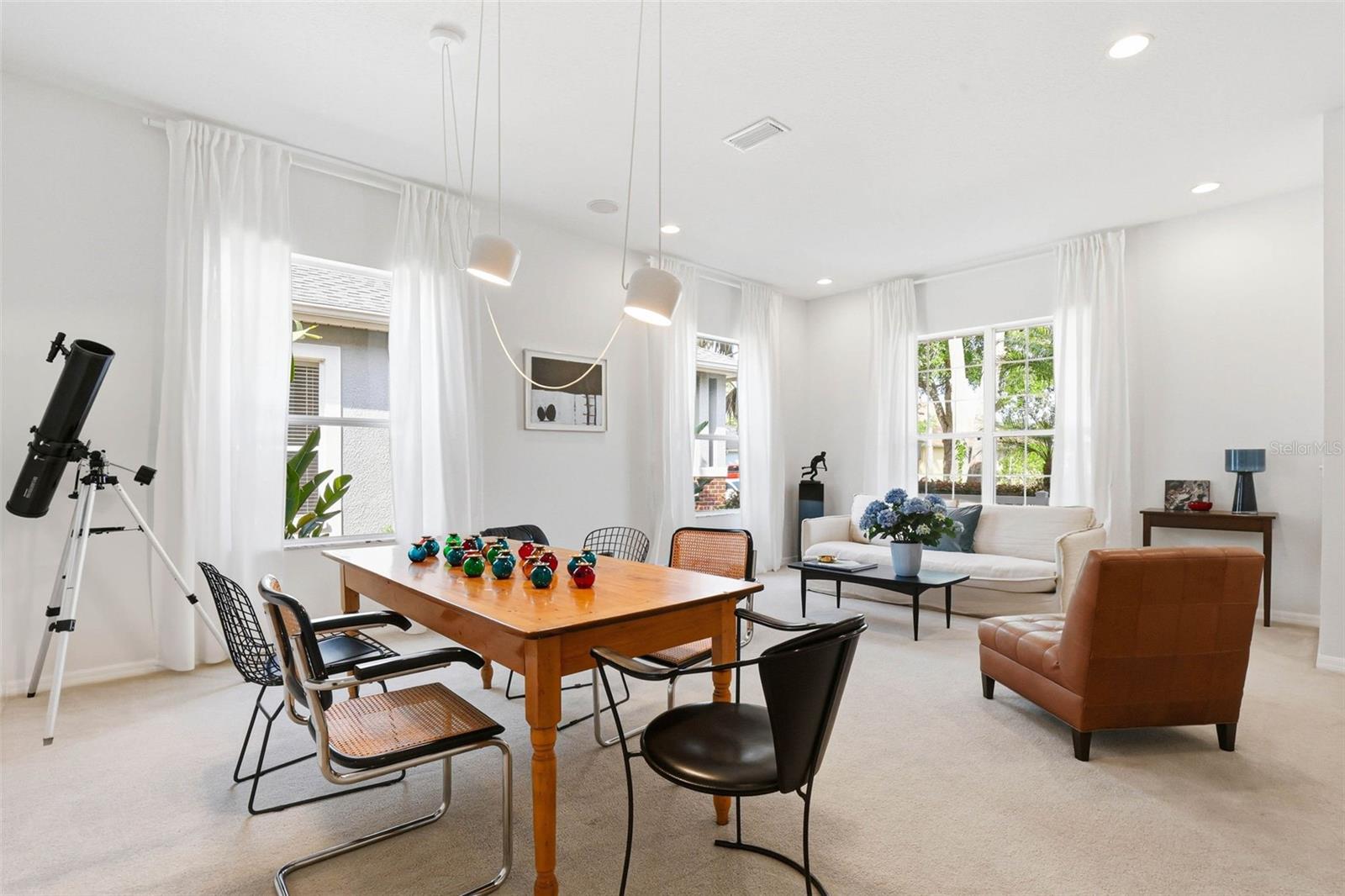 Listing photo id 5 for 8123 Camella Lane