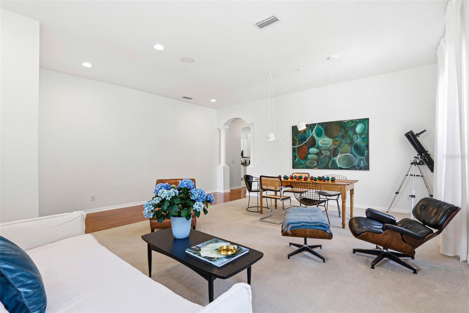 Listing photo id 6 for 8123 Camella Lane