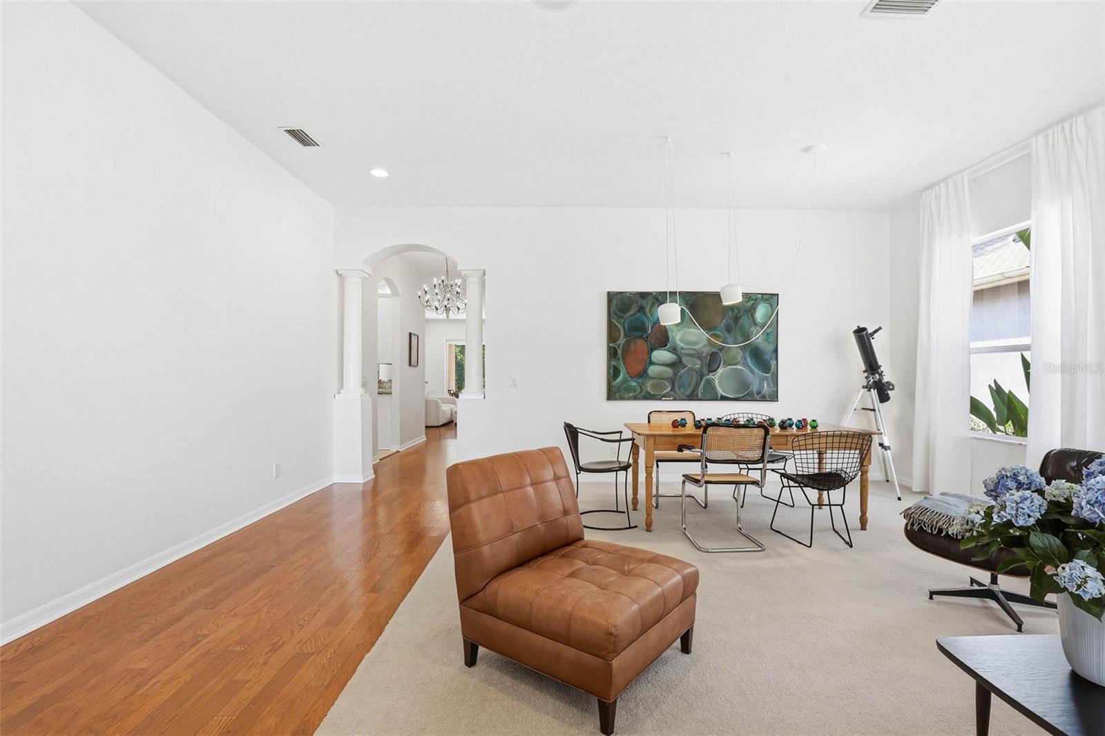 Listing photo id 7 for 8123 Camella Lane