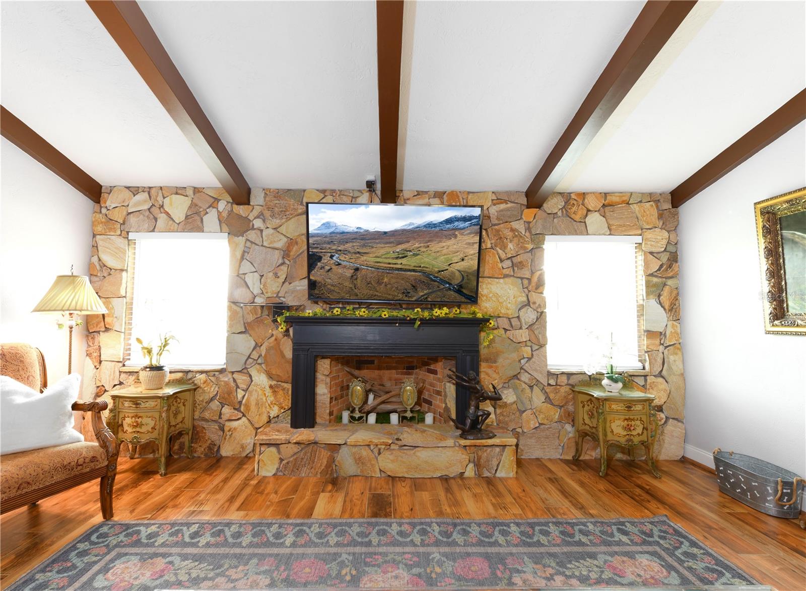 Image 10 of 30 For 1800 Liesl Drive E