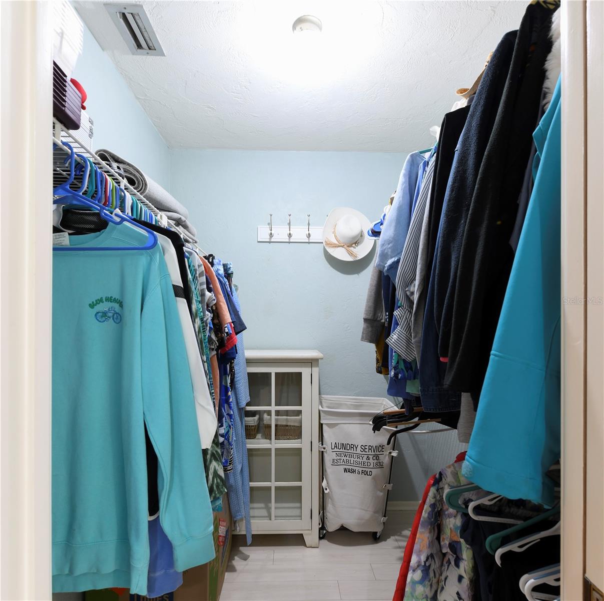 Image 17 of 30 For 1800 Liesl Drive E