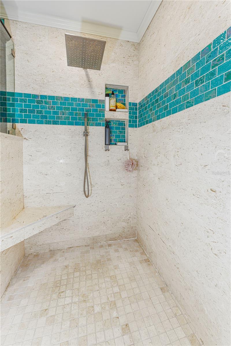 Image 19 of 30 For 1800 Liesl Drive E