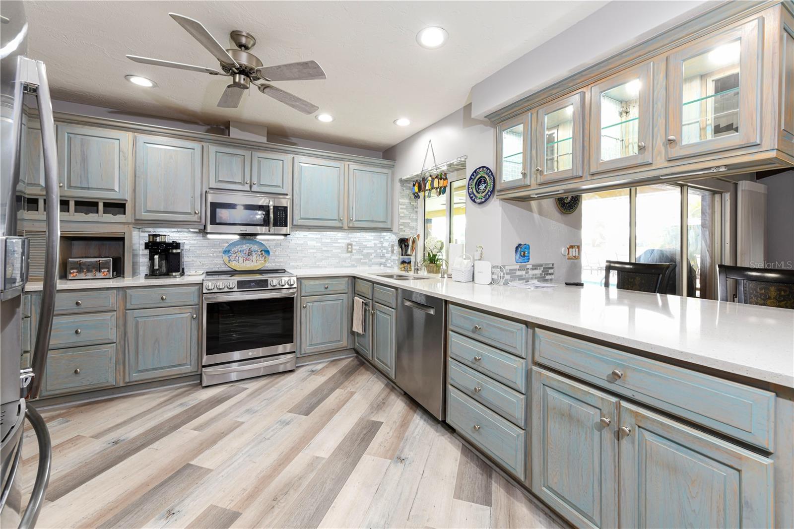 Image 3 of 30 For 1800 Liesl Drive E